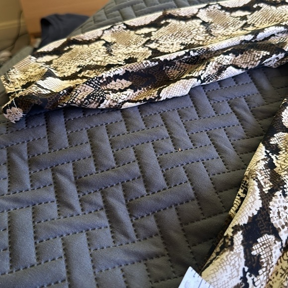 Zennilo Leopard Tunic Top Pre owned - Picture 7 of 8